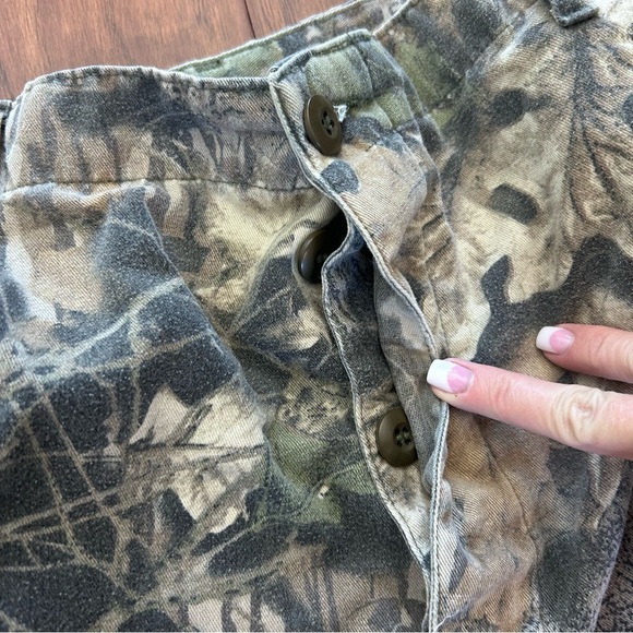 Men's Mossy Oak Breakuo Camouflage Hunting Pants - Picture 9 of 9